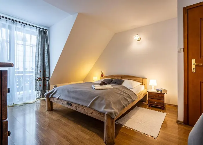 Cicha Woda Iii アパート